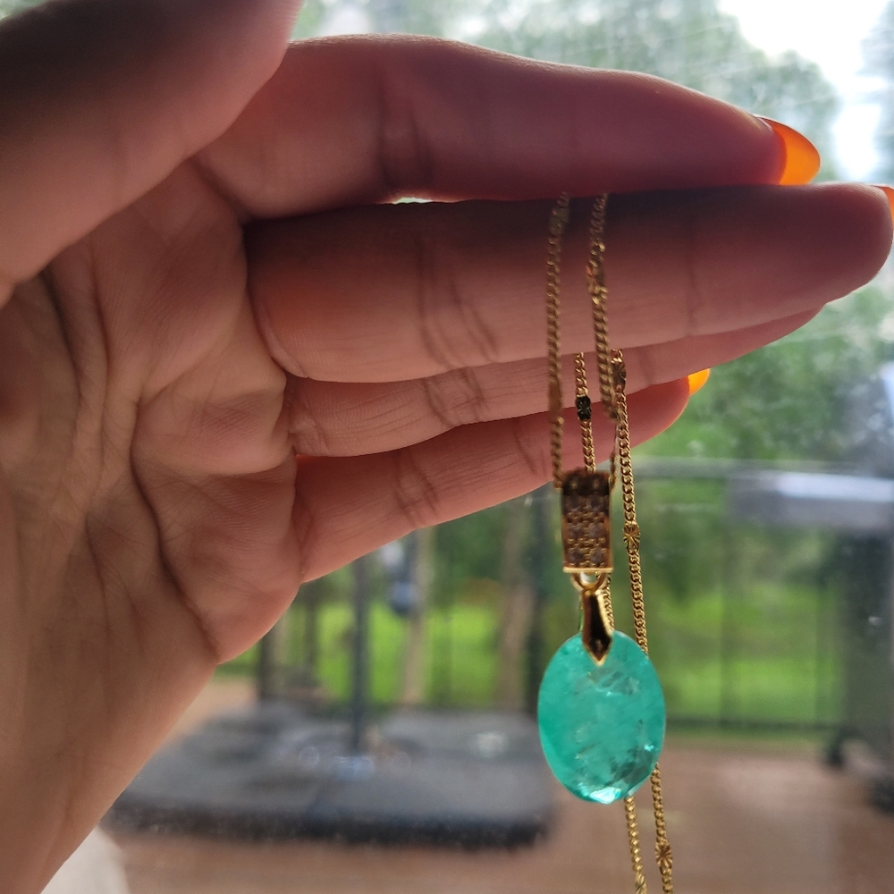 Glow Emerald necklace